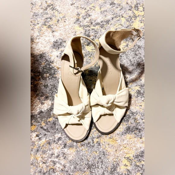 Cos white leather double knotted swing block heel size 6 USA practically new - Picture 6 of 10